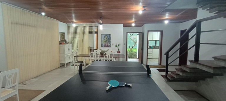 Imagem Casa com 6 Quartos para Alugar,  em Praia Brava - Florianópolis