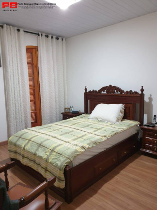 Imagem Casa com 4 Quartos à Venda, em Moema - São Paulo Imagem Casa com 4 Quartos à Venda, em Moema - São Paulo