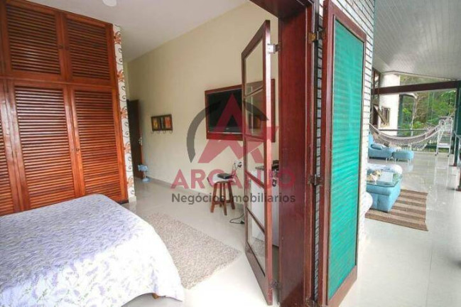 Imagem Casa com 6 Quartos à Venda, 470 m² em Praia Domingas Dias - Ubatuba Imagem Casa com 6 Quartos à Venda, 470 m² em Praia Domingas Dias - Ubatuba