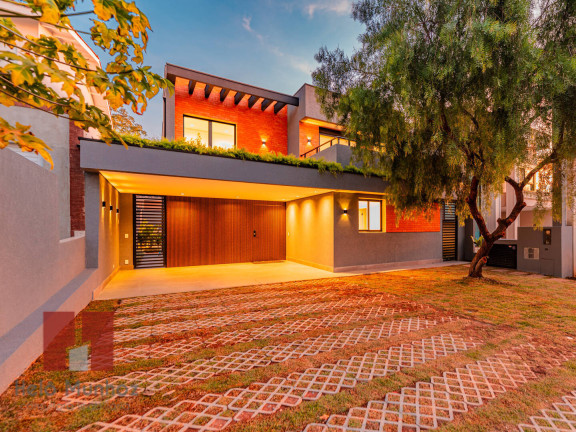 Casa com 4 Quartos à Venda, 302 m² em Alphaville - Santana De Parnaíba