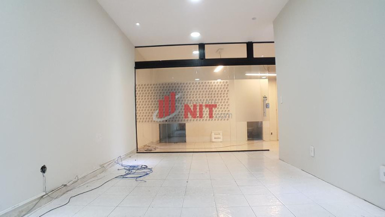 Sala Comercial à Venda, 130 m² em Centro - Niterói