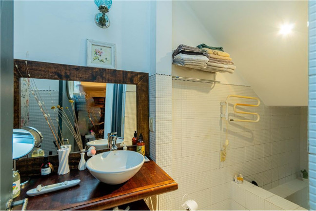 Imagem Imóvel com 2 Quartos à Venda, 110 m² em Independência - Porto Alegre Imagem Imóvel com 2 Quartos à Venda, 110 m² em Independência - Porto Alegre