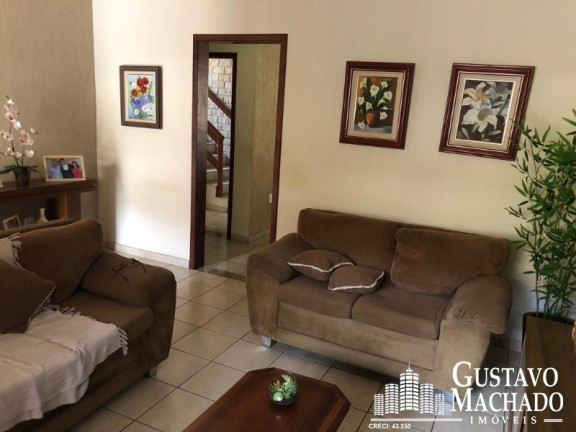 Imagem Casa com 3 Quartos à Venda, 214 m² em São Luís - Volta Redonda Imagem Casa com 3 Quartos à Venda, 214 m² em São Luís - Volta Redonda