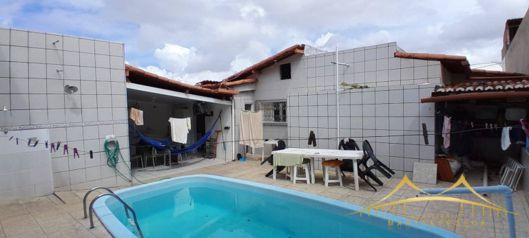 Imagem Casa com 4 Quartos à Venda, 250 m² em Lagoa Nova - Natal