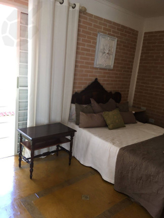 Imagem Casa com 6 Quartos à Venda, 300 m² em Maria Auxiliadora - Embu Das Artes Imagem Casa com 6 Quartos à Venda, 300 m² em Maria Auxiliadora - Embu Das Artes