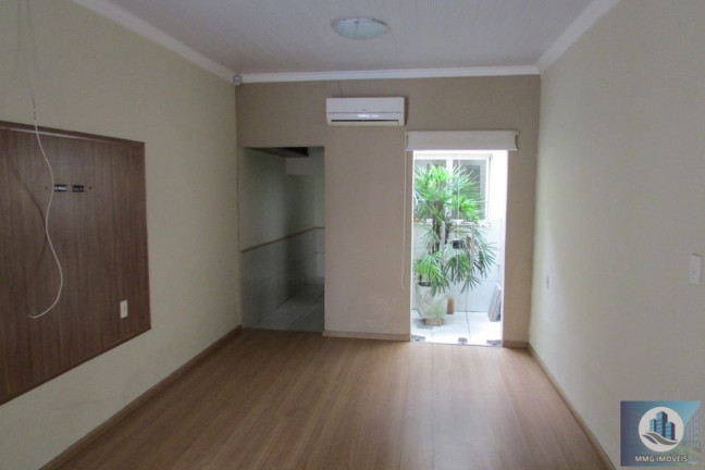 Imagem Casa com 1 Quarto à Venda, 120 m² em Centro - Pelotas Imagem Casa com 1 Quarto à Venda, 120 m² em Centro - Pelotas