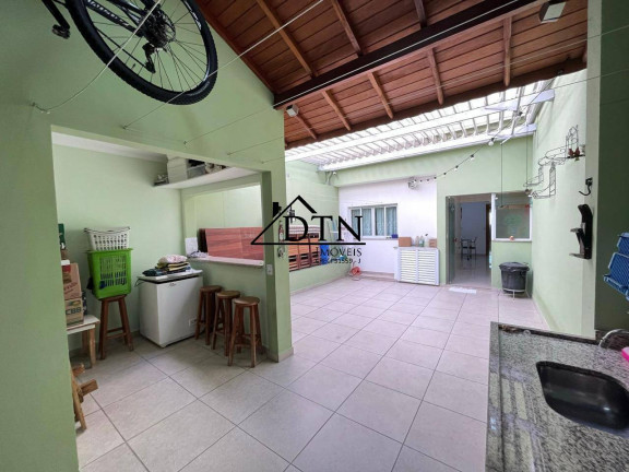Imagem Casa com 3 Quartos à Venda, 239 m² em Vila Scarpelli - Santo André