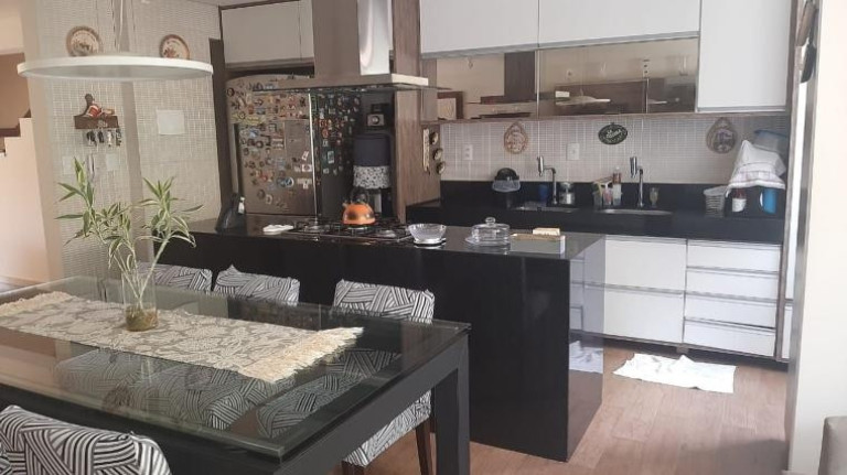 Imagem Casa com 4 Quartos à Venda, 238 m² em Poço Da Panela - Recife