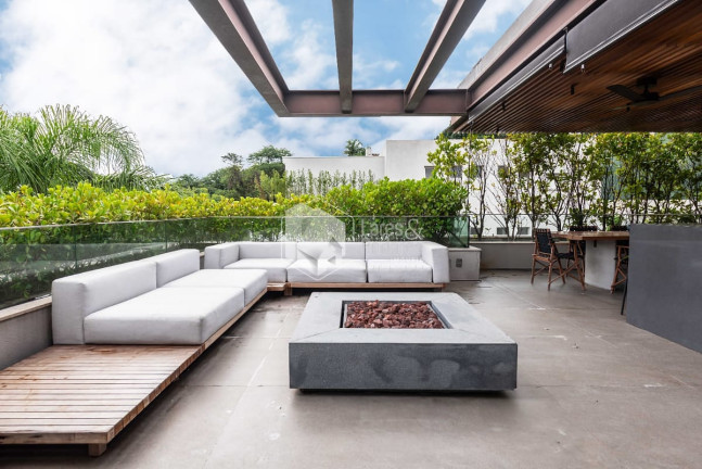 Imagem Casa com 4 Quartos à Venda, 925 m² em Alto De Pinheiros - São Paulo