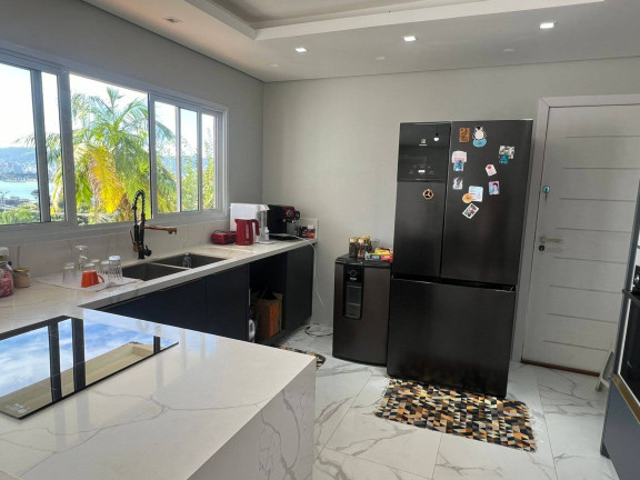 Imagem Casa com 4 Quartos à Venda, 360 m² em Estreito - Florianópolis Imagem Casa com 4 Quartos à Venda, 360 m² em Estreito - Florianópolis