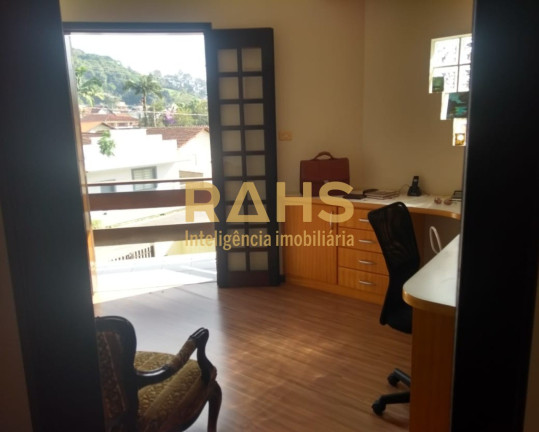 Imagem Casa com 4 Quartos à Venda, 261 m² em América - Joinville