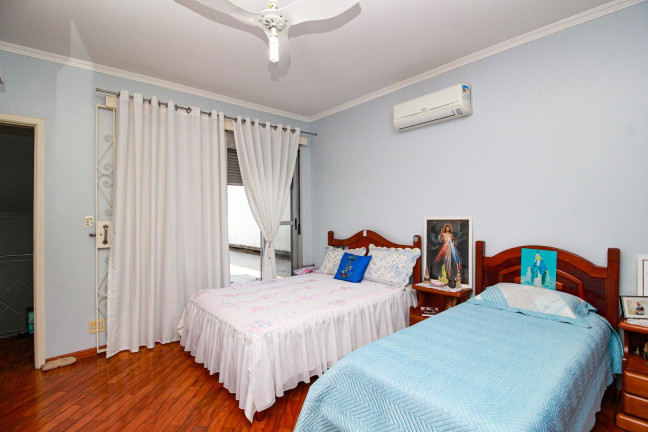 Imagem Casa com 4 Quartos à Venda, 575 m² em Encruzilhada - Santos Imagem Casa com 4 Quartos à Venda, 575 m² em Encruzilhada - Santos