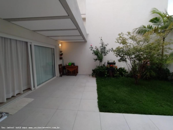 Imagem Casa com 4 Quartos à Venda, 215 m² em Interlagos - São Paulo