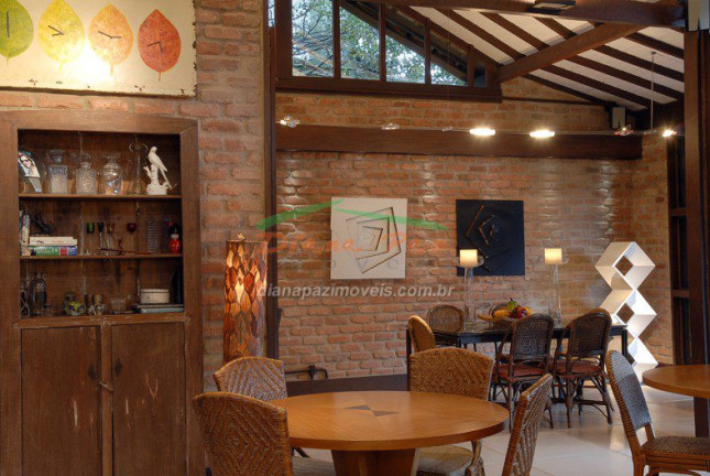 Imagem Casa com 9 Quartos à Venda, 454 m² em Ferradura - Búzios Imagem Casa com 9 Quartos à Venda, 454 m² em Ferradura - Búzios