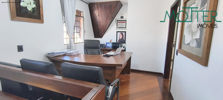 Imagem Casa com 4 Quartos à Venda, 213 m² em Capão Raso - Curitiba Imagem Casa com 4 Quartos à Venda, 213 m² em Capão Raso - Curitiba