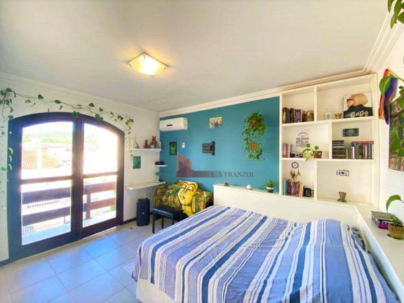 Imagem Casa com 4 Quartos à Venda, 232 m² em Ressacada - Itajaí Imagem Casa com 4 Quartos à Venda, 232 m² em Ressacada - Itajaí