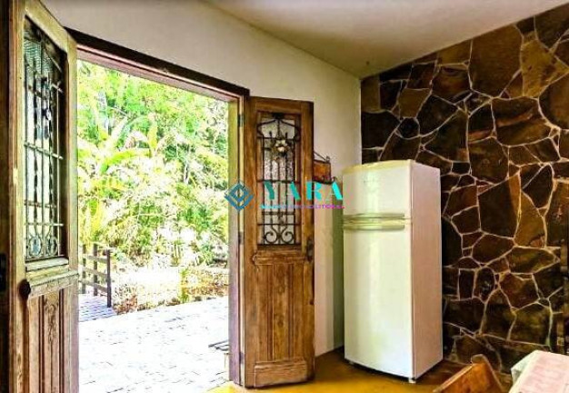 Imagem Casa com 3 Quartos à Venda, 2.000 m² em Lagoa Da Conceição - Florianópolis
