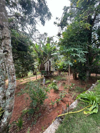 Imagem Chácara com 3 Quartos à Venda, 3.000 m² em Mombuca - Santa Branca Imagem Chácara com 3 Quartos à Venda, 3.000 m² em Mombuca - Santa Branca