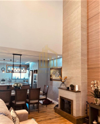 Imagem Casa com 3 Quartos à Venda, 243 m² em Santa Felicidade - Curitiba
