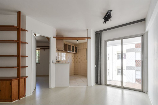 Imagem Imóvel com 1 Quarto à Venda, em Moema - São Paulo Imagem Imóvel com 1 Quarto à Venda, em Moema - São Paulo