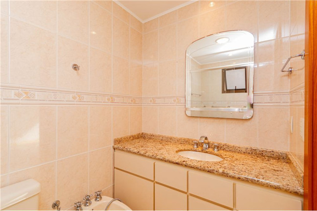 Imagem Apartamento com 3 Quartos à Venda, 118 m² em Menino Deus - Porto Alegre Imagem Apartamento com 3 Quartos à Venda, 118 m² em Menino Deus - Porto Alegre