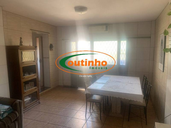 Imagem Casa com 4 Quartos à Venda, 224 m² em Maracanã - Rio De Janeiro Imagem Casa com 4 Quartos à Venda, 224 m² em Maracanã - Rio De Janeiro