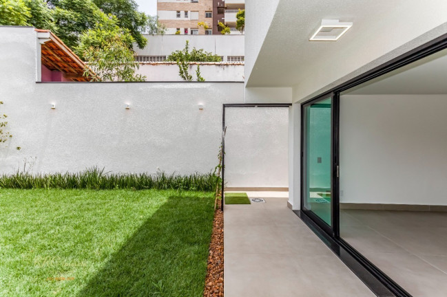 Imagem Sobrado com 3 Quartos à Venda, 302 m² em Vila Mariana - São Paulo Imagem Sobrado com 3 Quartos à Venda, 302 m² em Vila Mariana - São Paulo
