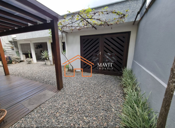 Imagem Casa com 4 Quartos à Venda, 240 m² em Costa E Silva - Joinville Imagem Casa com 4 Quartos à Venda, 240 m² em Costa E Silva - Joinville