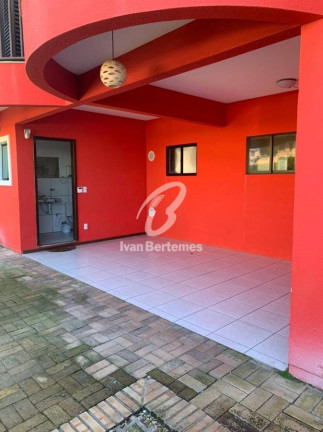 Imagem Casa com 5 Quartos para Temporada, em Canto Grande - Bombinhas Imagem Casa com 5 Quartos para Temporada, em Canto Grande - Bombinhas
