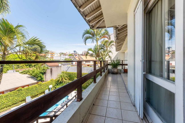 Imagem Casa com 3 Quartos à Venda, 350 m² em Chácara Das Pedras - Porto Alegre Imagem Casa com 3 Quartos à Venda, 350 m² em Chácara Das Pedras - Porto Alegre