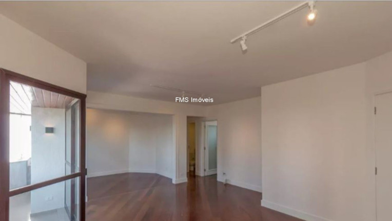 Imagem Imóvel com 4 Quartos à Venda, 125 m² em Campo Belo - São Paulo Imagem Imóvel com 4 Quartos à Venda, 125 m² em Campo Belo - São Paulo