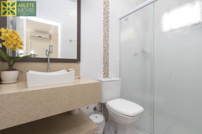 Imagem Casa com 3 Quartos para Alugar ou Temporada, 100 m² em Centro - Bombinhas Imagem Casa com 3 Quartos para Alugar ou Temporada, 100 m² em Centro - Bombinhas