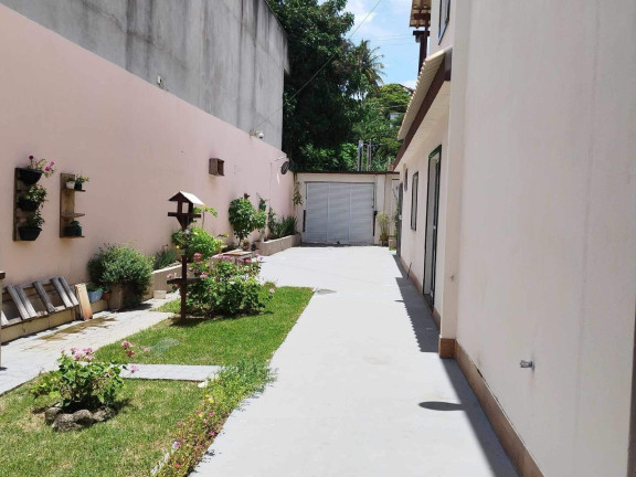 Imagem Casa com 3 Quartos à Venda, 300 m²