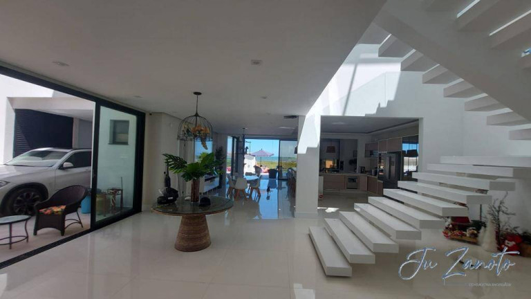 Imagem Casa com 7 Quartos à Venda, 500 m² em Brejatuba - Guaratuba Imagem Casa com 7 Quartos à Venda, 500 m² em Brejatuba - Guaratuba
