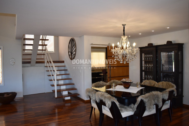 Imagem Casa com 4 Quartos à Venda, 450 m² em Região Do Alto Do Capivari - Campos Do Jordão Imagem Casa com 4 Quartos à Venda, 450 m² em Região Do Alto Do Capivari - Campos Do Jordão