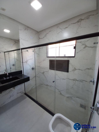Imagem Casa com 3 Quartos à Venda, 300 m² em Setor Lago Sul - Caldas Novas Imagem Casa com 3 Quartos à Venda, 300 m² em Setor Lago Sul - Caldas Novas