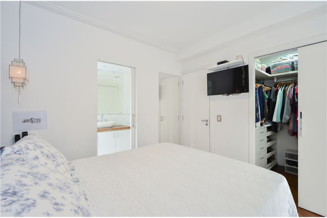 Imagem Imóvel com 3 Quartos à Venda, em Vila Andrade - São Paulo Imagem Imóvel com 3 Quartos à Venda, em Vila Andrade - São Paulo