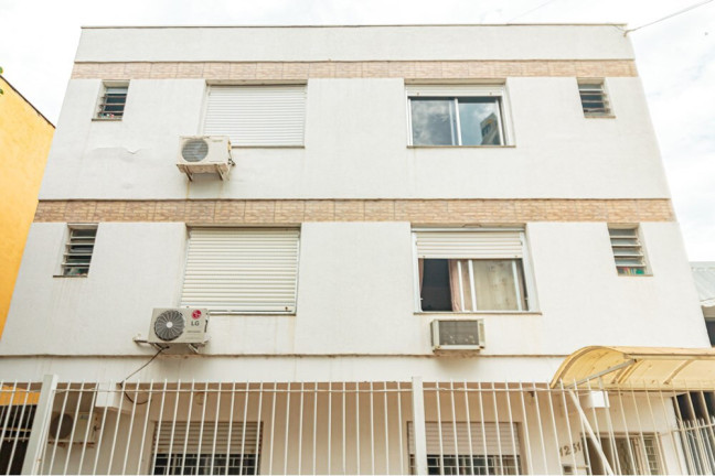 Imagem Imóvel com 1 Quarto à Venda, 61 m² em Navegantes - Porto Alegre Imagem Imóvel com 1 Quarto à Venda, 61 m² em Navegantes - Porto Alegre
