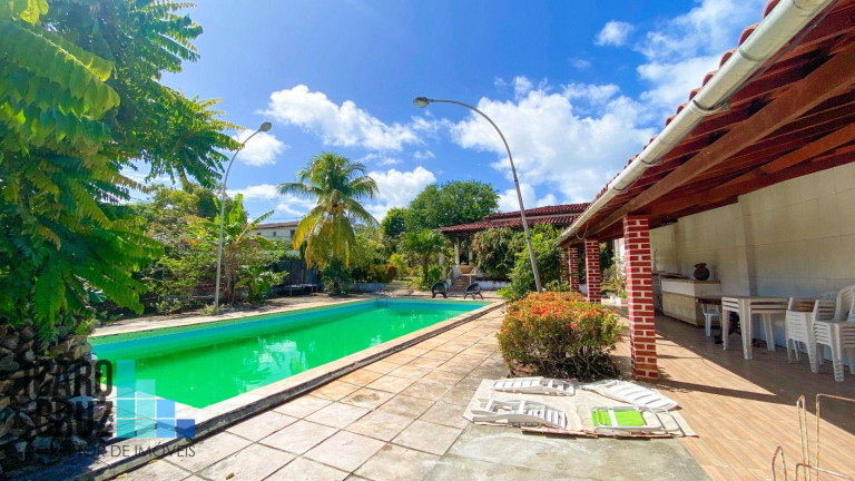 Imagem Casa com 3 Quartos à Venda, 374 m² em Centro - Lauro De Freitas
