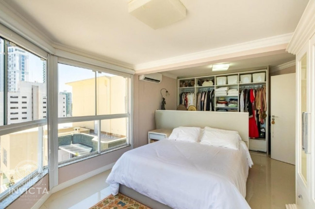 Imagem Cobertura com 4 Quartos à Venda, 270 m² em Centro - Balneário Camboriú Imagem Cobertura com 4 Quartos à Venda, 270 m² em Centro - Balneário Camboriú
