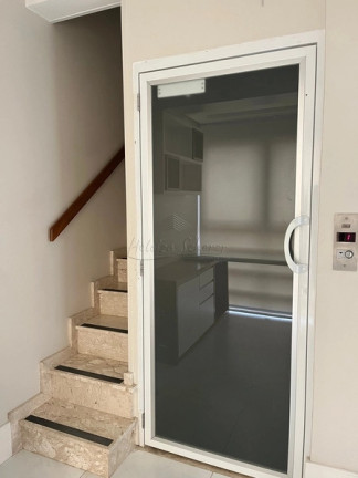Imagem Casa com 3 Quartos à Venda, 181 m² em Vila Assunção - Porto Alegre Imagem Casa com 3 Quartos à Venda, 181 m² em Vila Assunção - Porto Alegre