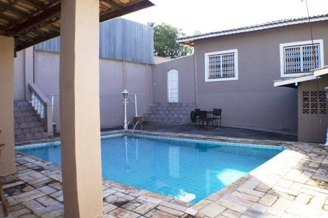 Imagem Casa com 3 Quartos à Venda, 460 m² em Vila Gardênia - Atibaia Imagem Casa com 3 Quartos à Venda, 460 m² em Vila Gardênia - Atibaia