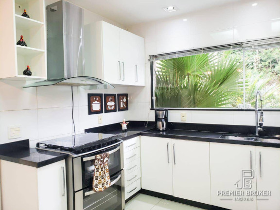 Imagem Casa com 4 Quartos à Venda, 225 m² em Quebra Frascos - Teresópolis Imagem Casa com 4 Quartos à Venda, 225 m² em Quebra Frascos - Teresópolis