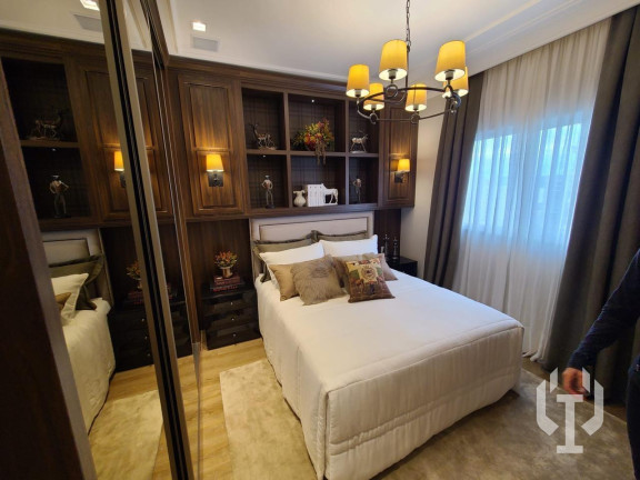 Imagem Apartamento com 4 Quartos à Venda, 255 m² em Meia Praia Imagem Apartamento com 4 Quartos à Venda, 255 m² em Meia Praia