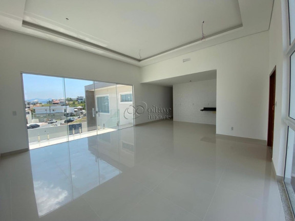 Imagem Casa com 4 Quartos à Venda, em Lagoa - Macaé Imagem Casa com 4 Quartos à Venda, em Lagoa - Macaé