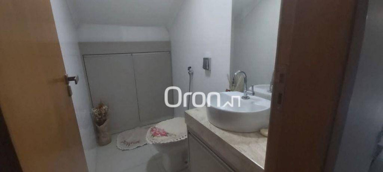 Imagem Sobrado com 3 Quartos à Venda, 215 m² em Jardim Mariliza - Goiânia Imagem Sobrado com 3 Quartos à Venda, 215 m² em Jardim Mariliza - Goiânia