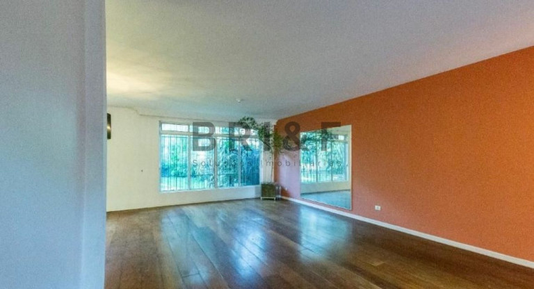 Imagem Casa com 3 Quartos à Venda, 256 m² em Moema - São Paulo Imagem Casa com 3 Quartos à Venda, 256 m² em Moema - São Paulo
