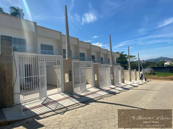 Sobrado com 2 Quartos à Venda, 85 m² em Areias - Camboriú
