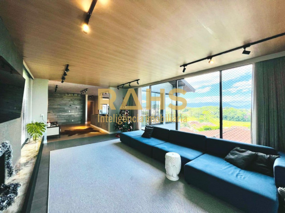 Imagem Casa com 3 Quartos à Venda, 294 m² em América - Joinville Imagem Casa com 3 Quartos à Venda, 294 m² em América - Joinville