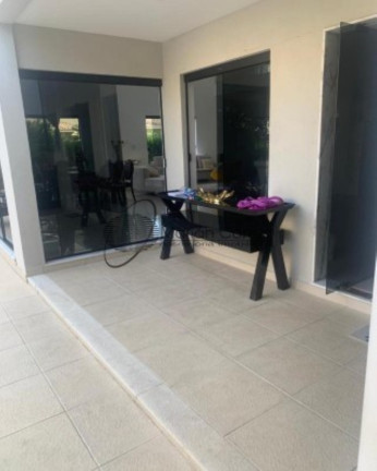 Imagem Casa com 4 Quartos à Venda, em Piratininga - Niterói Imagem Casa com 4 Quartos à Venda, em Piratininga - Niterói
